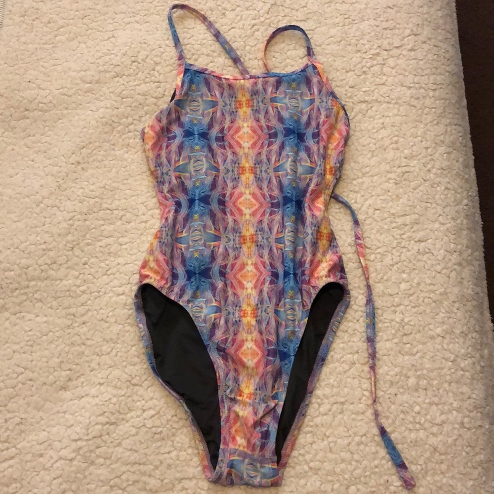 Woman’s jolyn one piece tie back